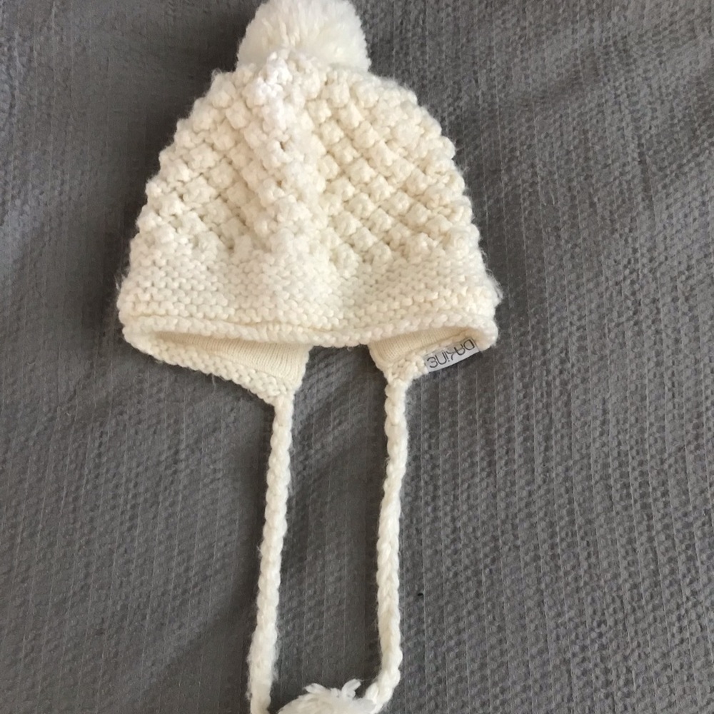 Dakine beanie with poms
